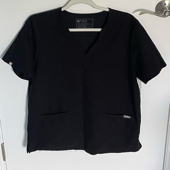 Figs Black Casma Three-Pocket Medical Scrub Top - 47316 - Picture 3 of 15
